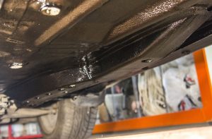 Антикоррозийная обработка днища автомобиля